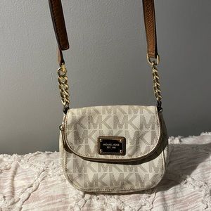 White Michael Kors Crossbody